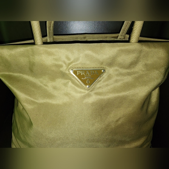 COPY - Prada Green Nylon Tote Handbag - Picture 3 of 6